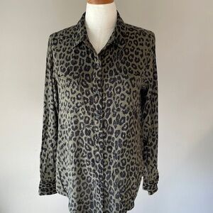 Lucky Brand women’s green leopard print button up collared shirt viscose size M